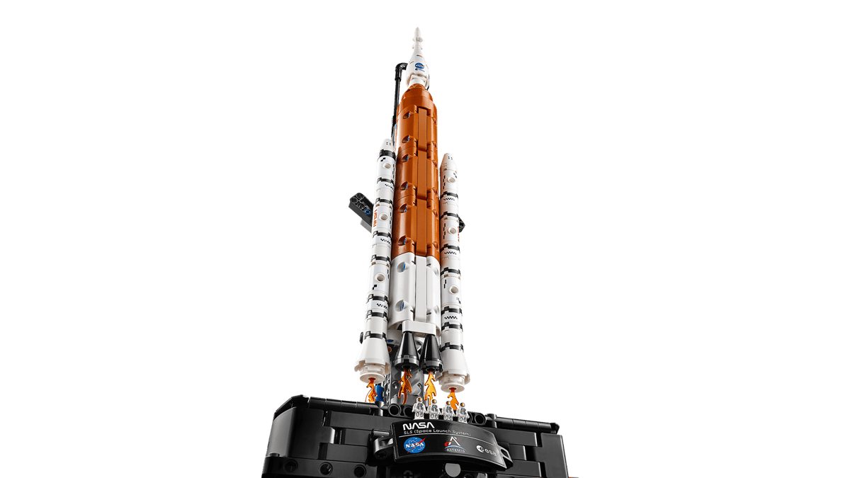 Lego Technic 42221 NASA Artemis Space Launch System Rocket