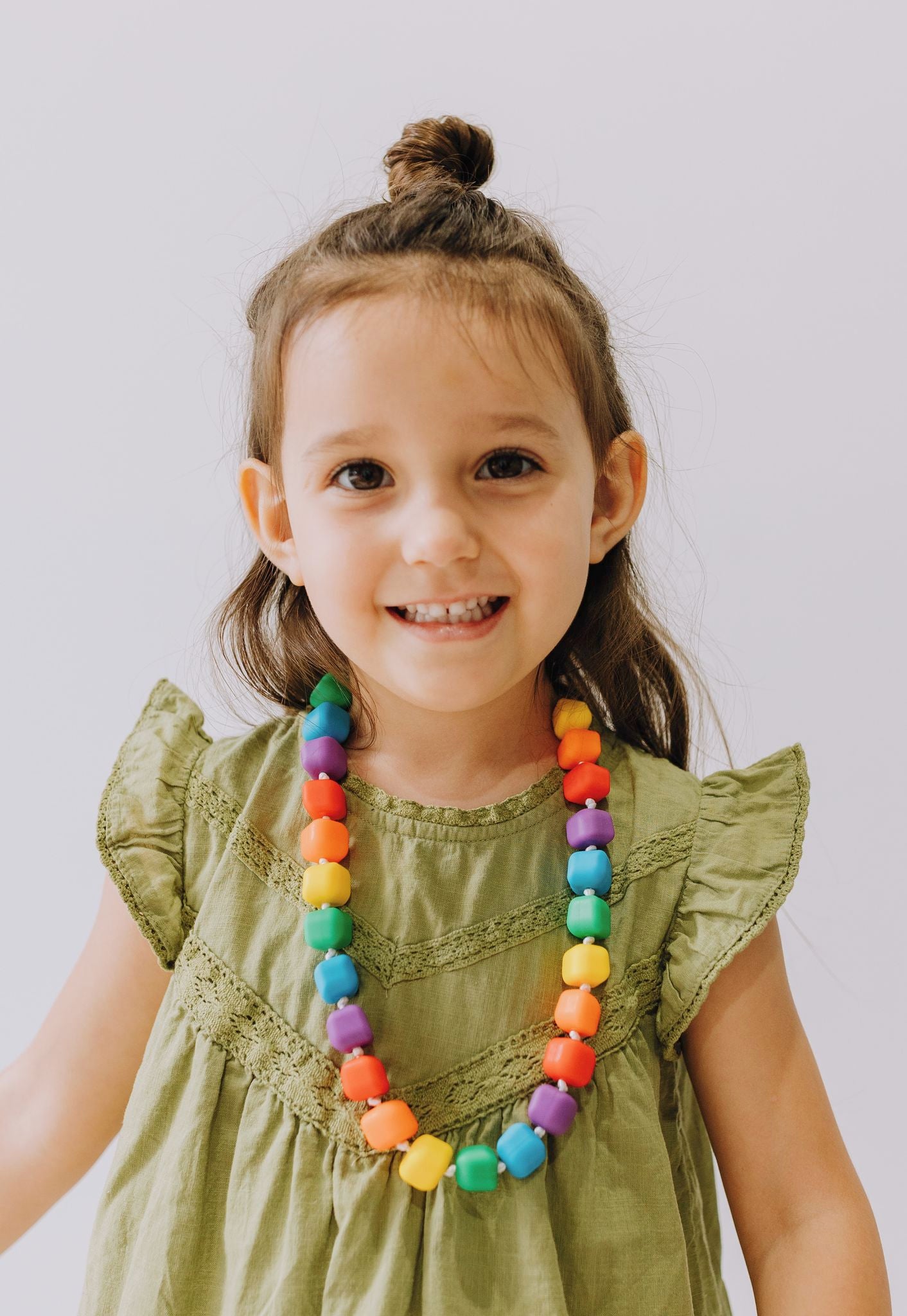 Jellystone Princess & the Pea Pendant - Bright