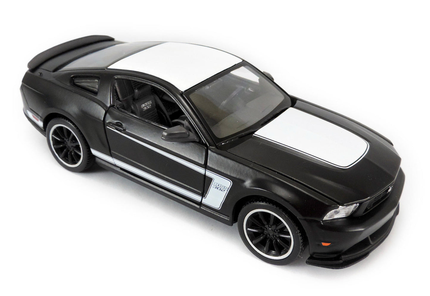 Maisto 1:24 Dull Black Ford Mustang