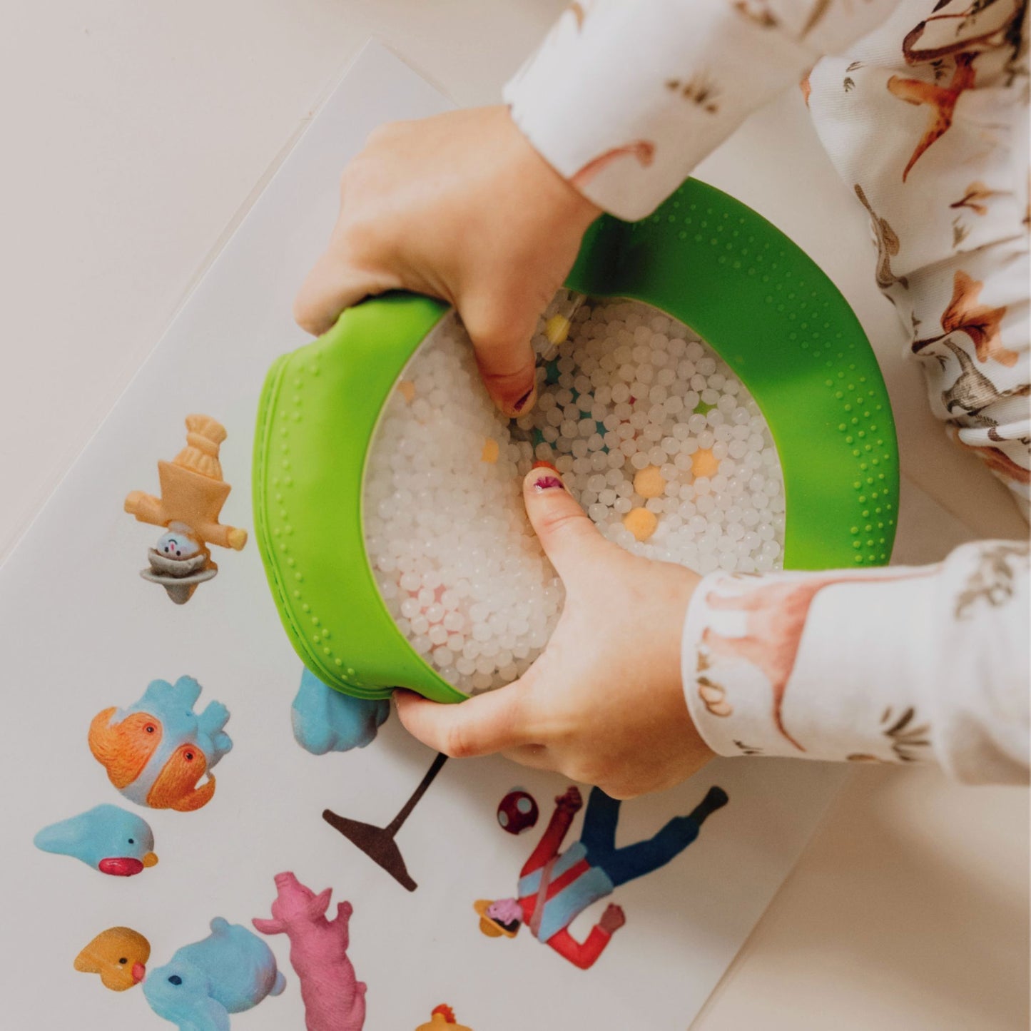 Jellystone Peek-a-Boo Bag - Farm
