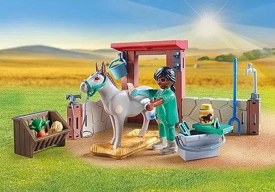 Playmobil 71471 Country Farmyard Veterinarian Starter Pack