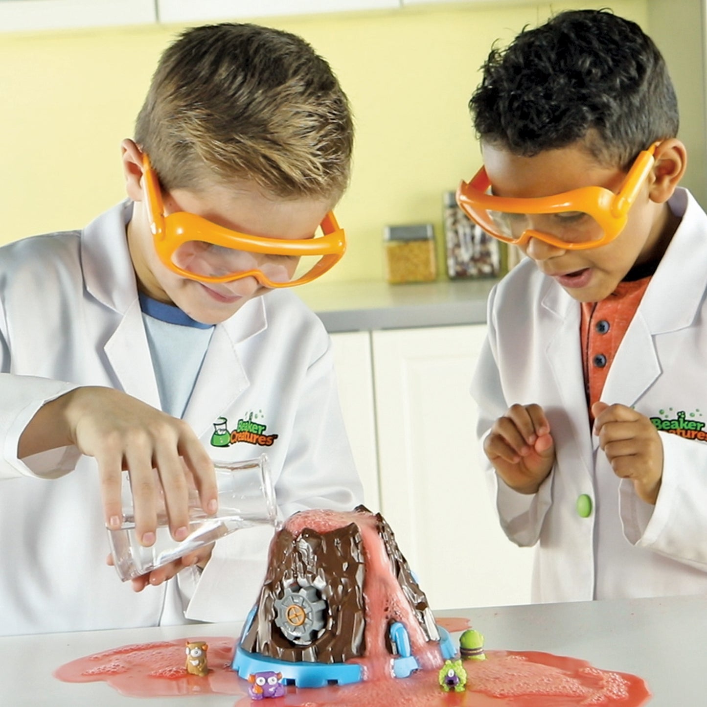 Learning Resources Beaker Creatures® Bubbling Volcano Reactor