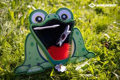 Schildkrot Feed the Frog Toss Game