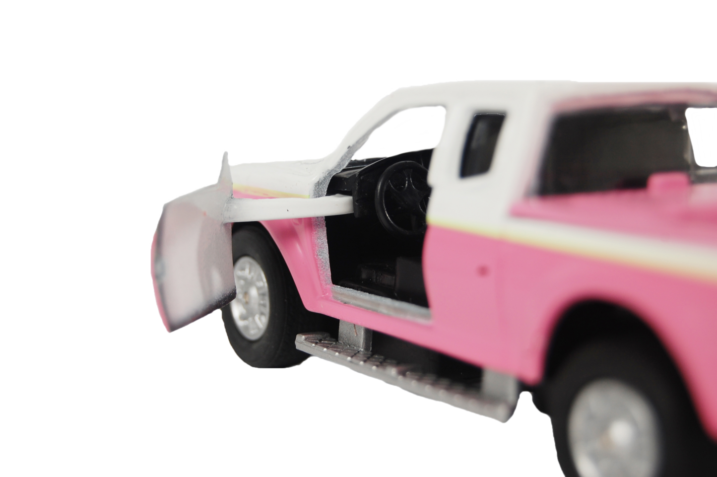 Kids Globe Die Cast Mitsubishi W/Horsetrailer & Accessories - Pink
