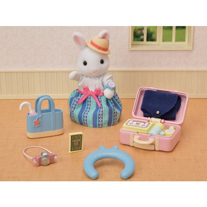 Sylvanian Families Weekend Travel Set -Snow Rabbit Mother-