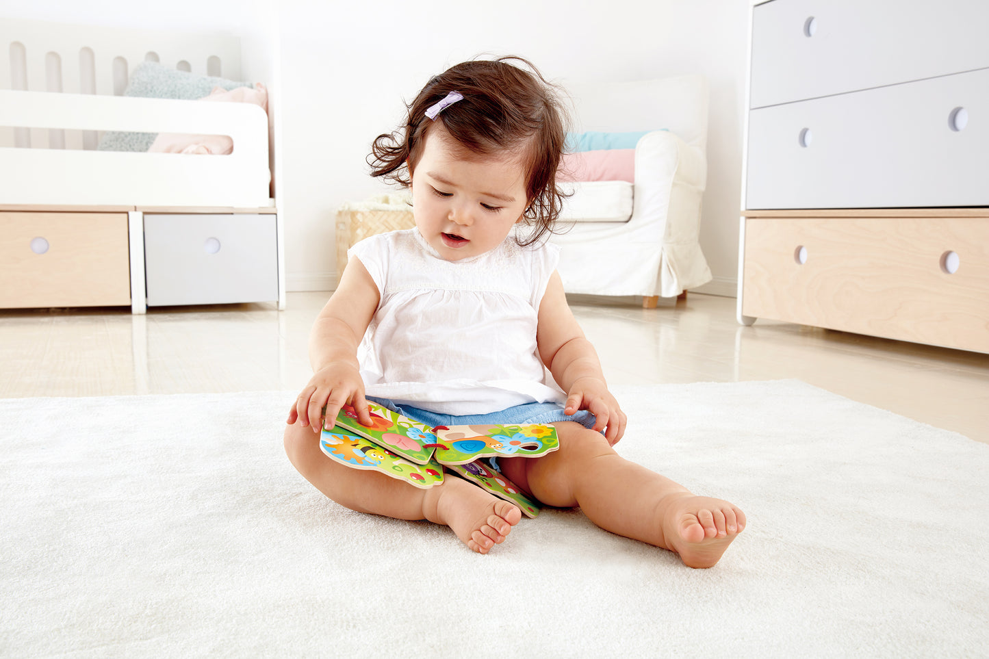 Hape Baby's Bug Book