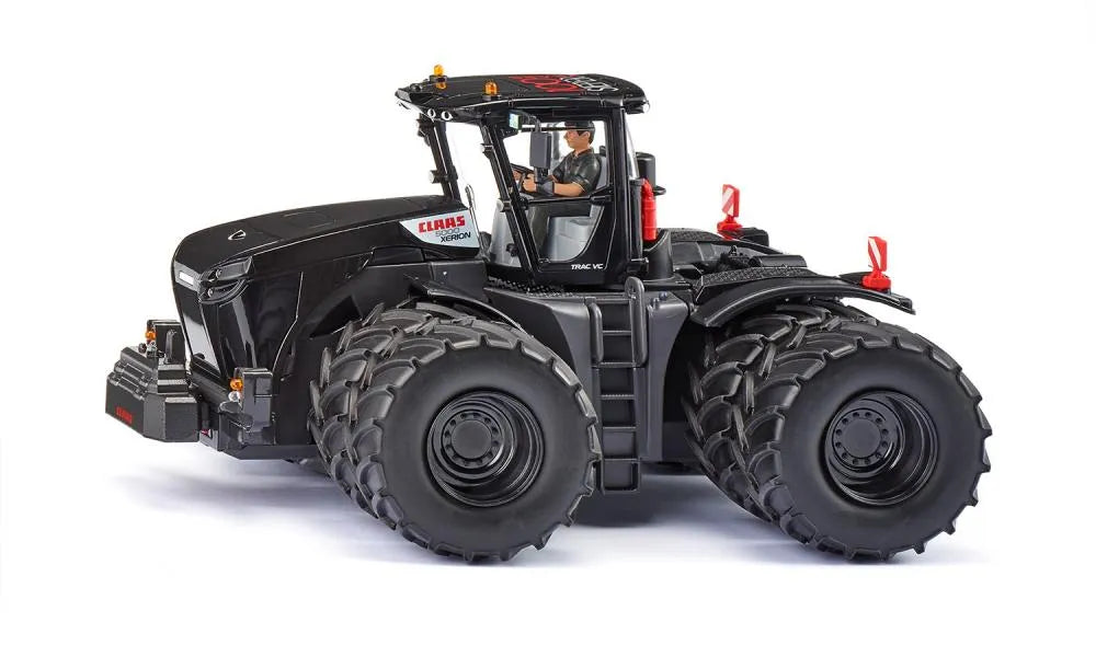 Siku 1:32 Claas Xerion 5000 Black On Duals W/Bluetooth App Control