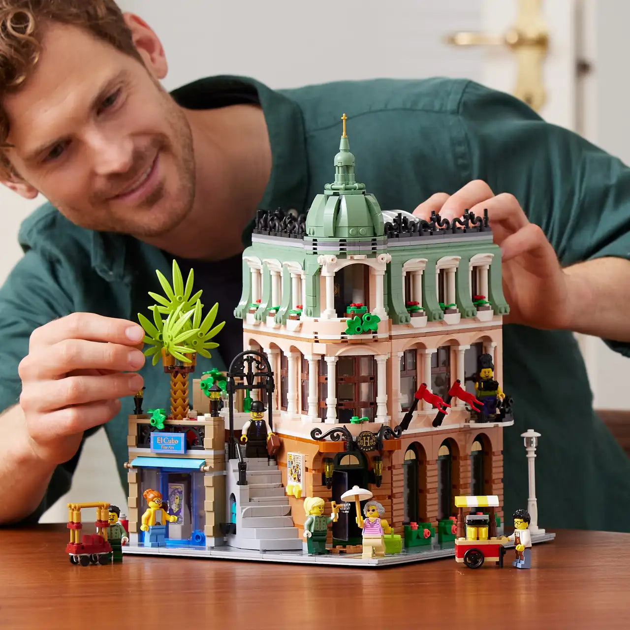 Lego Icons 10297 Boutique Hotel
