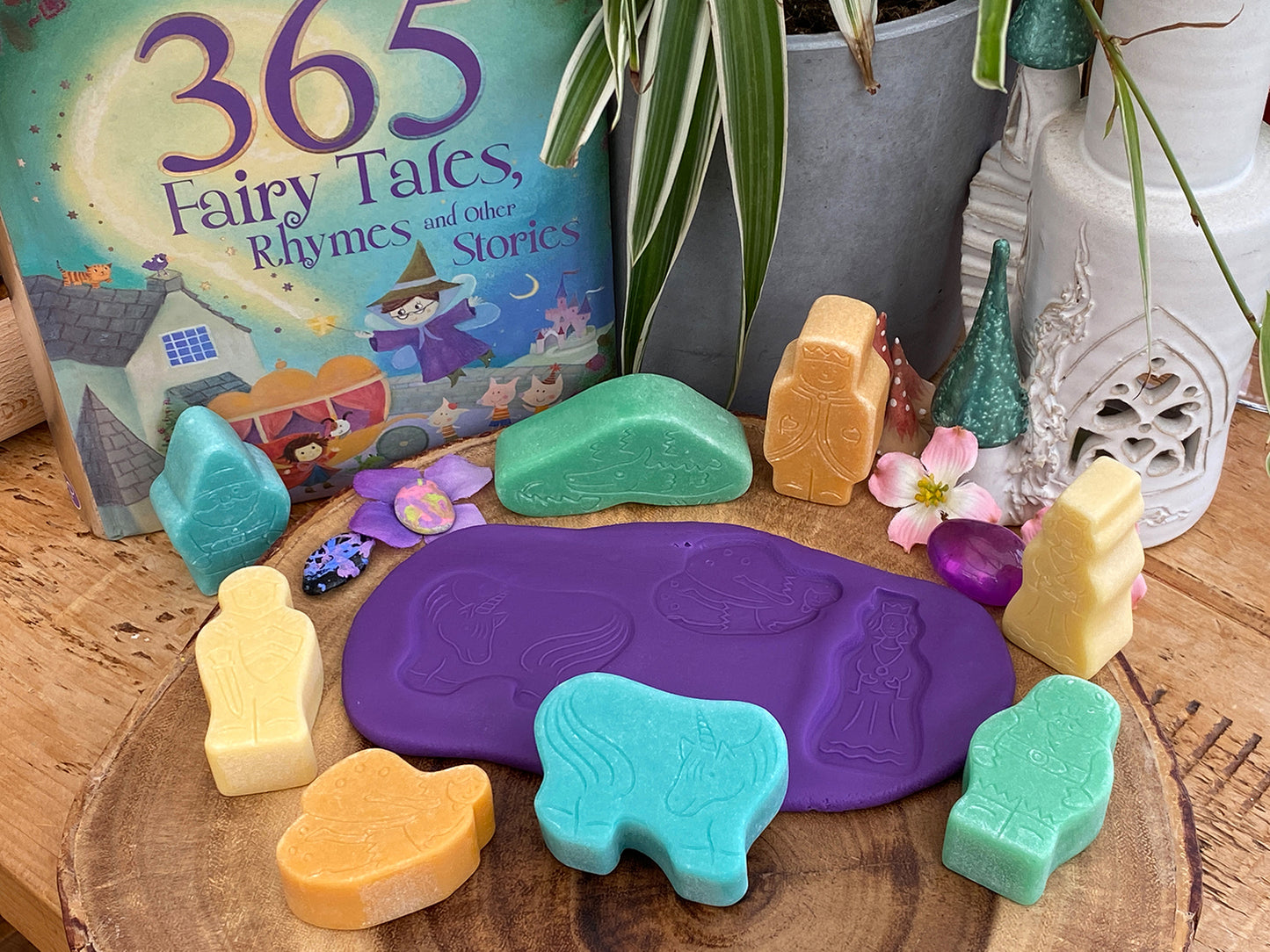 Yellow Door Little Lands – Fantasy Figures
