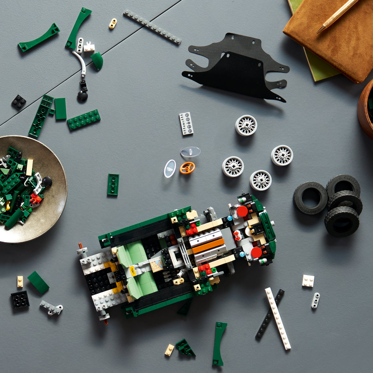 LEGO Icons 11381 Jaguar E Type