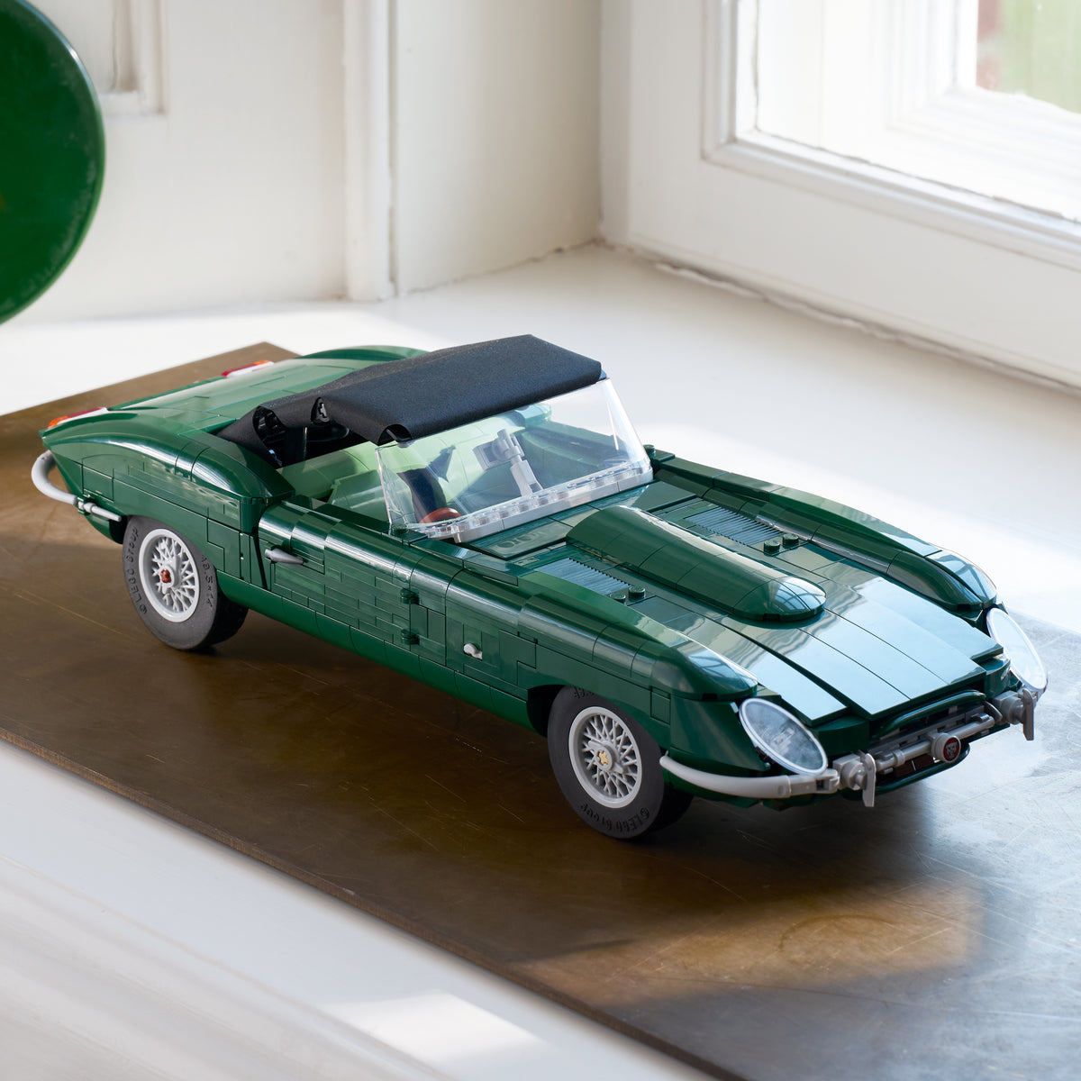 LEGO Icons 11381 Jaguar E Type
