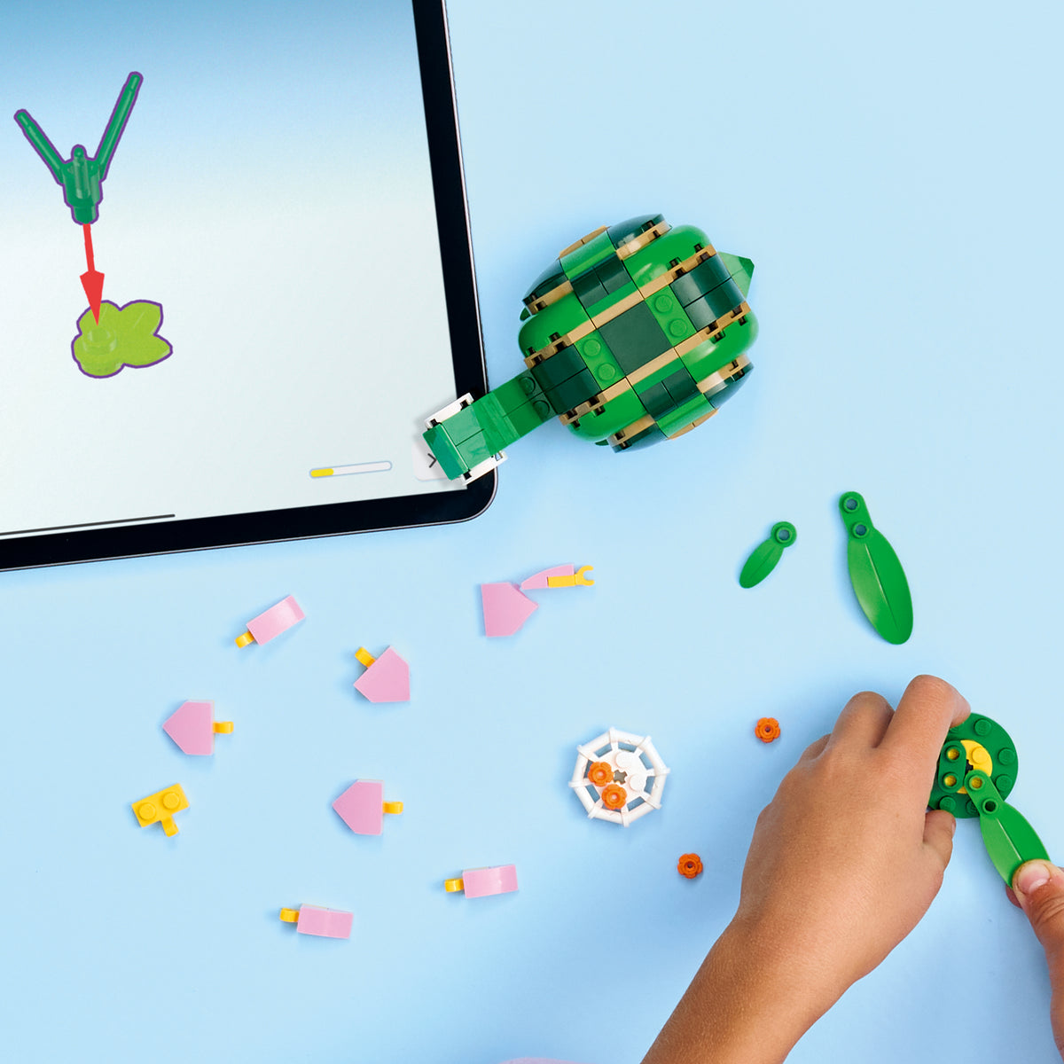 LEGO Creator 31377 Turtle with a Water Lily Flower