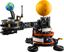 LEGO Technic 42179 Planet Earth and Moon in Orbit