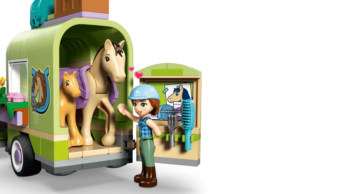 Lego Friends 42695 Horse & Baby Foal Trailer