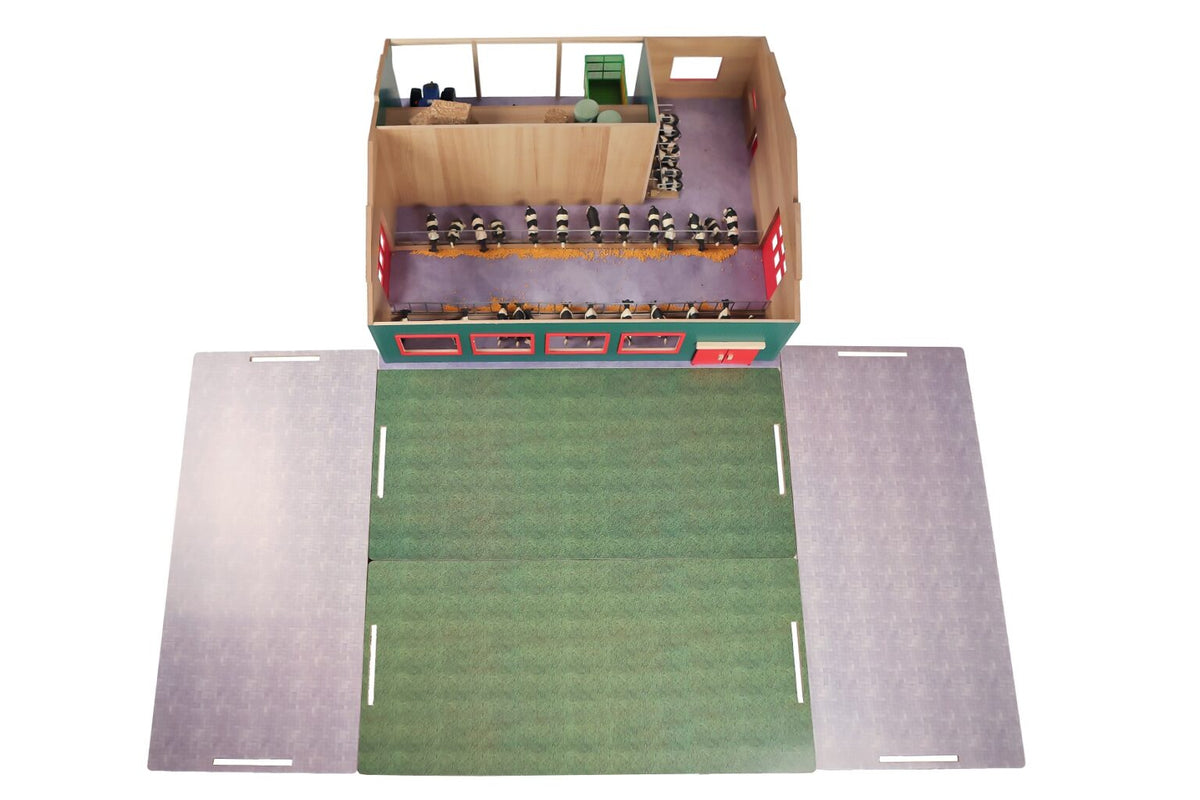 Kids Globe 1:32 Cattle Machinery Shed & Pasture 75cmx61cmx29cm