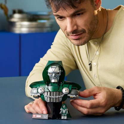 LEGO Super Heroes Marvel 76345 Doctor Doom Bust