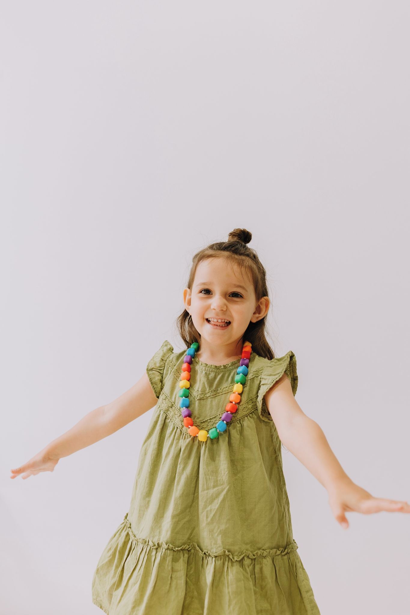 Jellystone Princess & the Pea Pendant - Bright