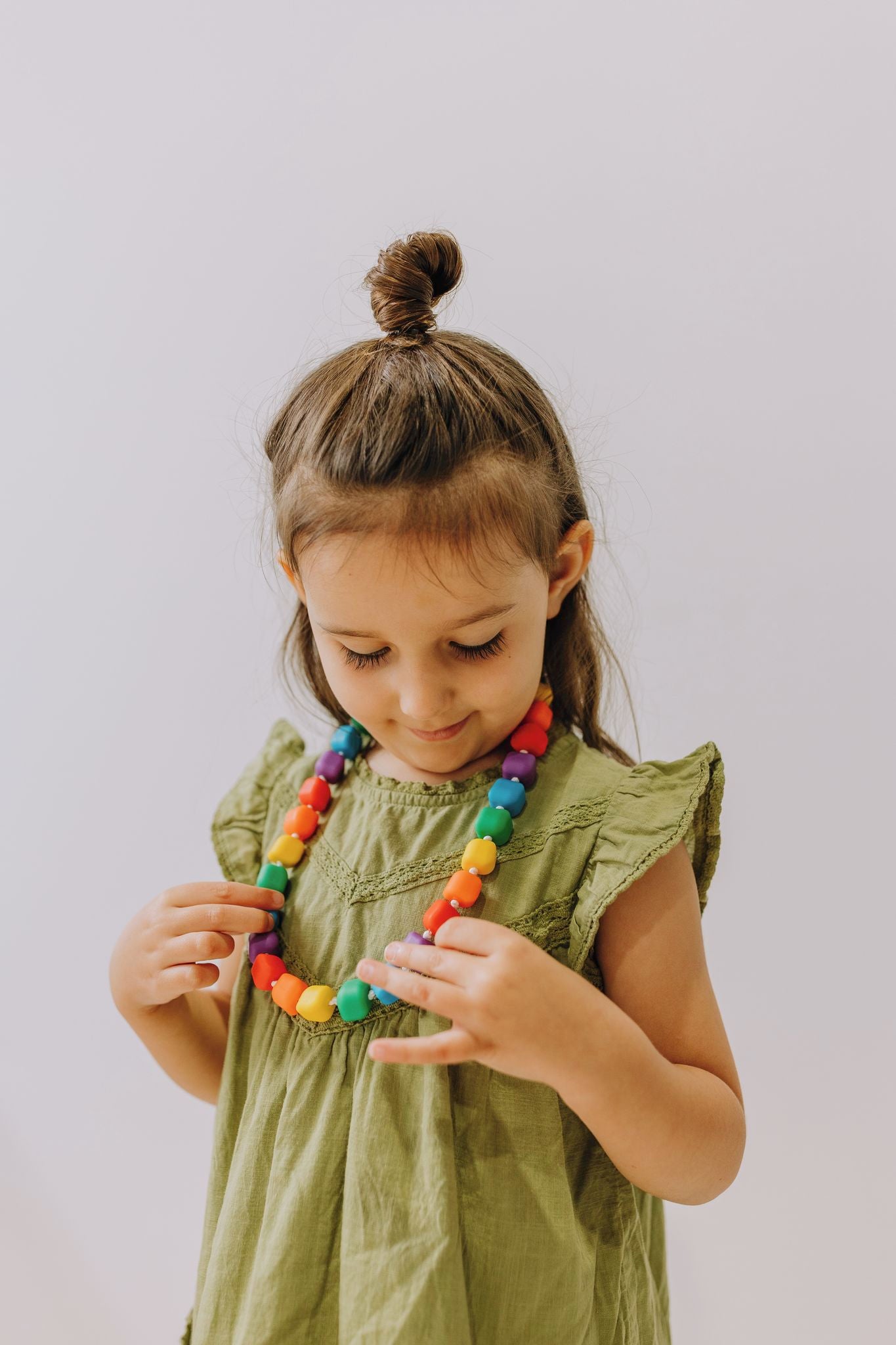 Jellystone Princess & the Pea Pendant - Bright