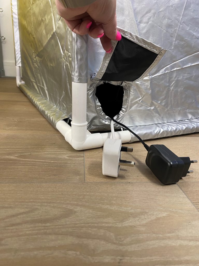Playlearn 1M X 1M Dark Den Tent - Framed