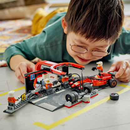 Lego City Formula 1 60443 F1® Pit Stop & Pit Crew with Ferrari Car