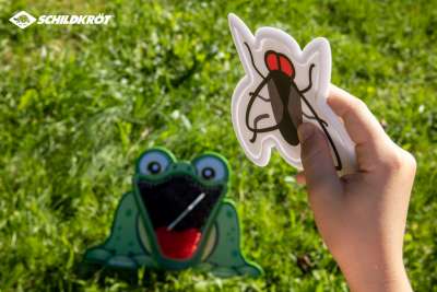 Schildkrot Feed the Frog Toss Game