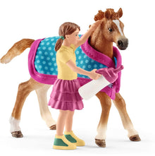 SCHLEICH 42361 FOAL WITH BLANKET
