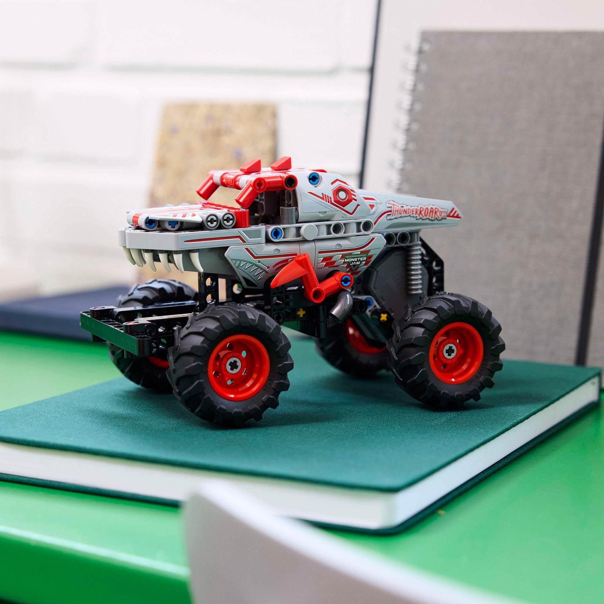 Lego Technic 42200 Monster Jam™ ThunderROARus™ Pull-Back