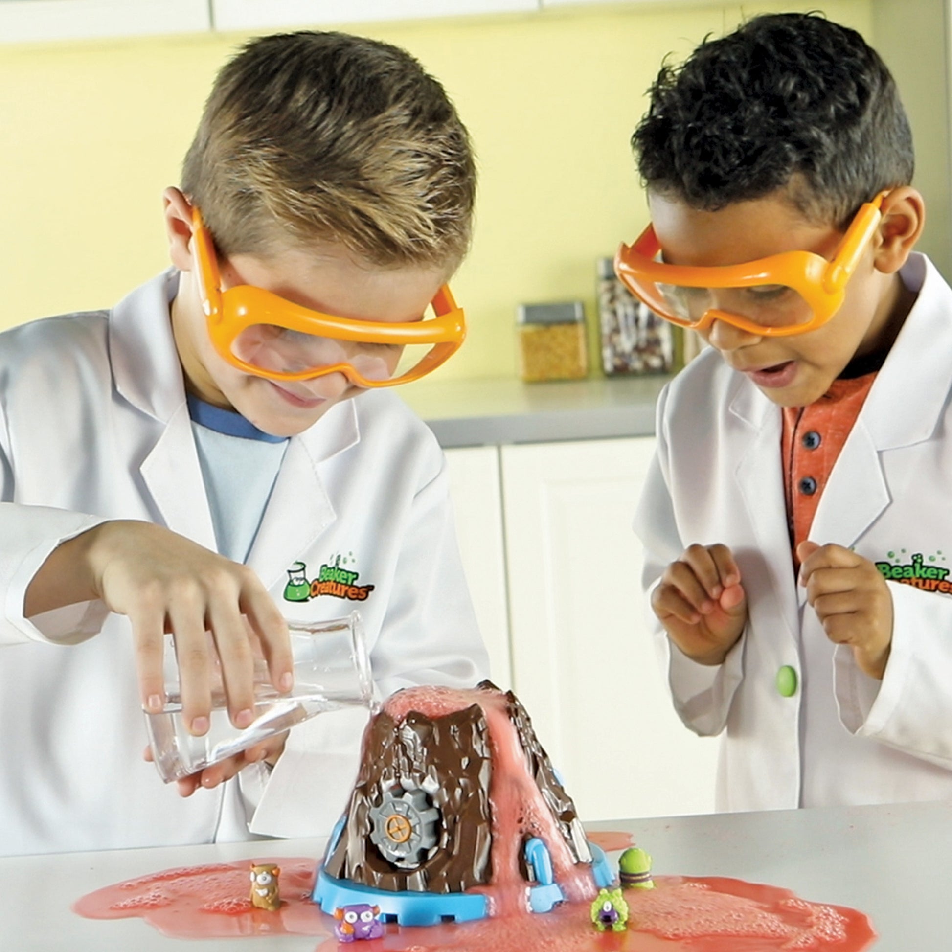 Learning Resources Beaker Creatures® Bubbling Volcano Reactor