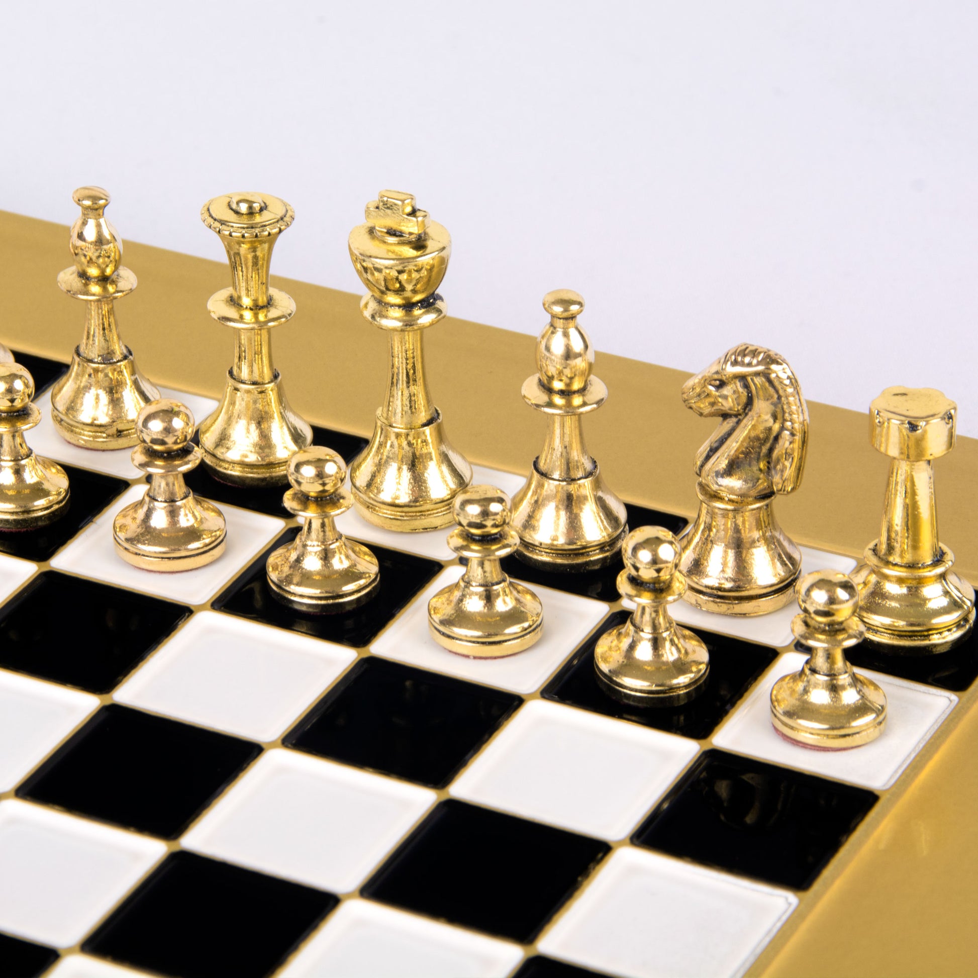 Manopoulos Classic Staunton Metal Chess Set with gold/silver chessmen and bronze-S32BLA
