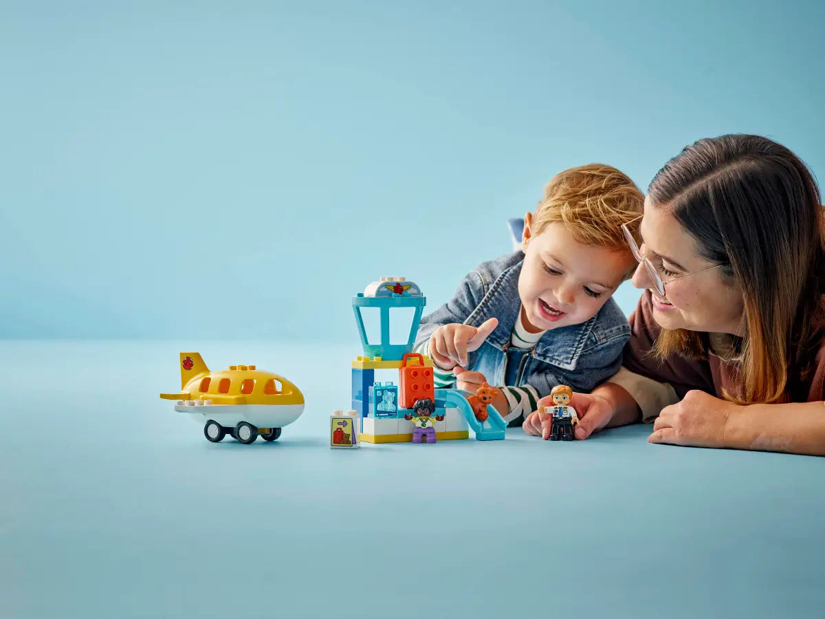 Lego DUPLO Town 10443 First Time at the Airport