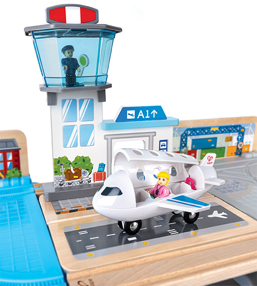 Hape Mega Metropolis Train Bucket Set (80 pieces)