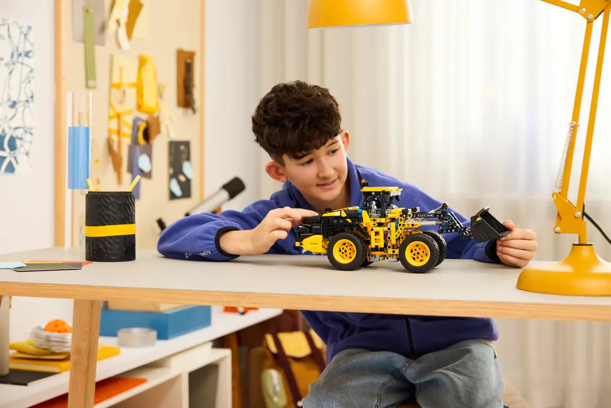 Lego Technic 42209 Volvo L120 Electric Wheel Loader