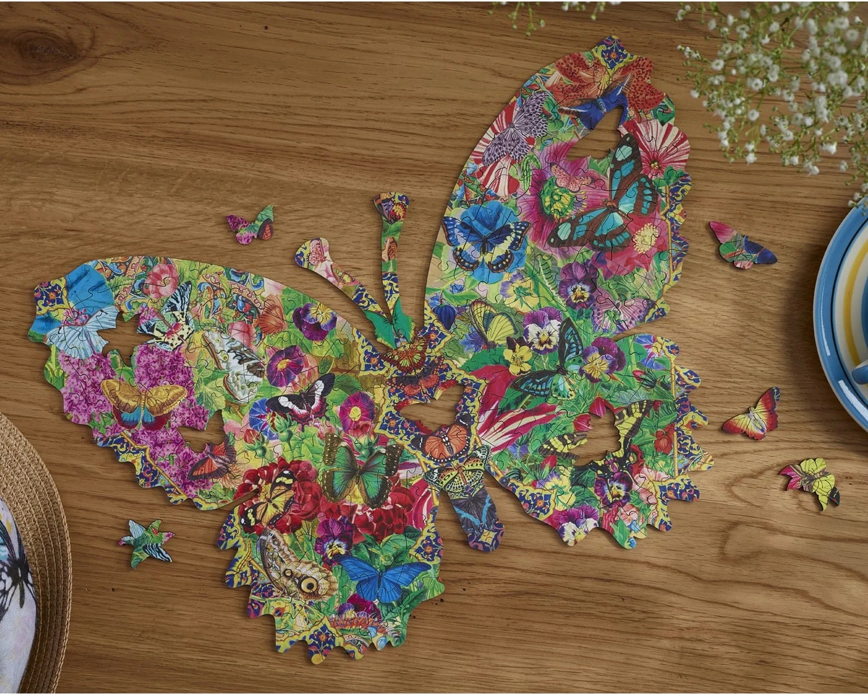 Wentworth Wooden Puzzles Butterfly Kaleidoscope - maxi shaped puzzle 210 Pieces