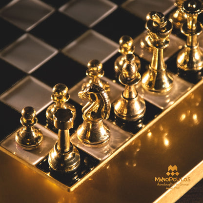 Manopoulos Classic Staunton Metal Chess Set with gold/silver chessmen and bronze-S32BLA