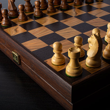 Manopoulos Wooden Chess Set in Wooden Cheeseboard Case