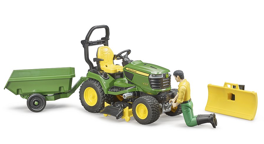 Bruder Bworld JD Lawn Tractor w/accessories