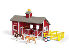 Breyer Red Stable Set