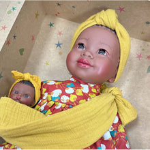 Nines D'Onil María Con Bebé Mustard Case