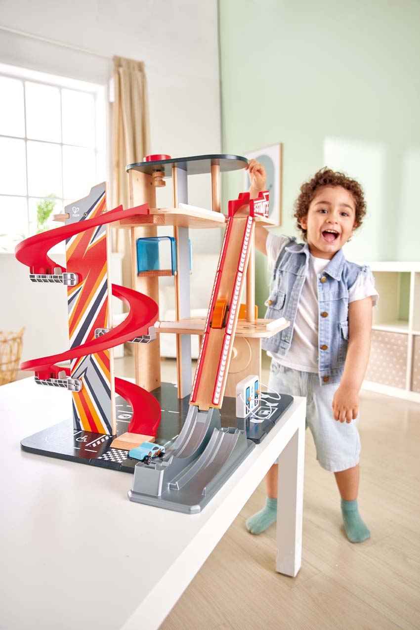 Hape Gearhead Stunt Garage
