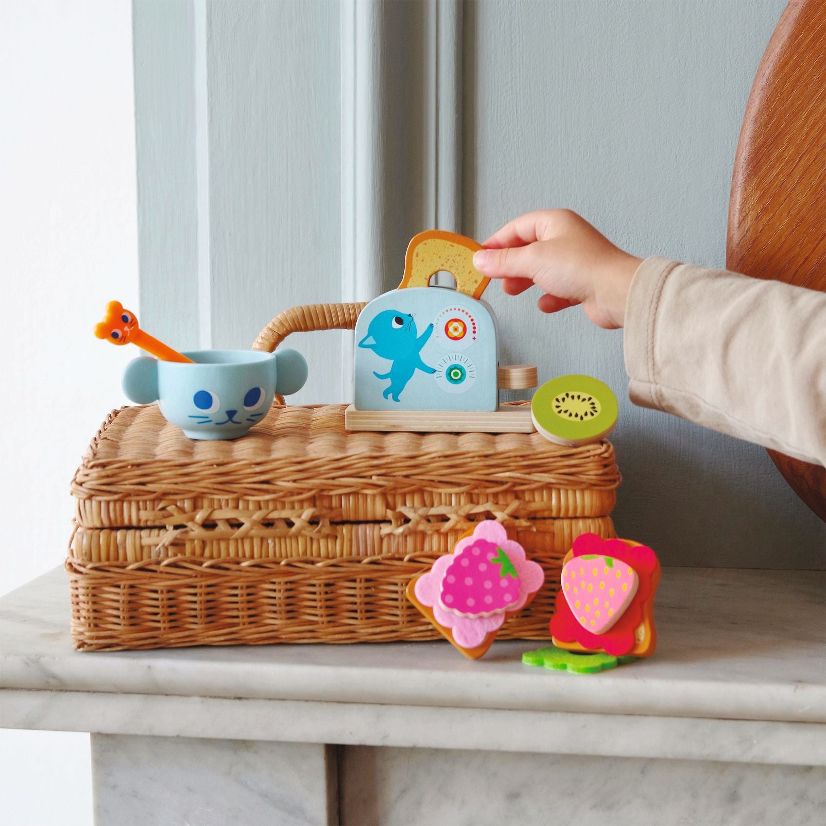 Djeco Kitten's Breakfast Beginners Tea Set