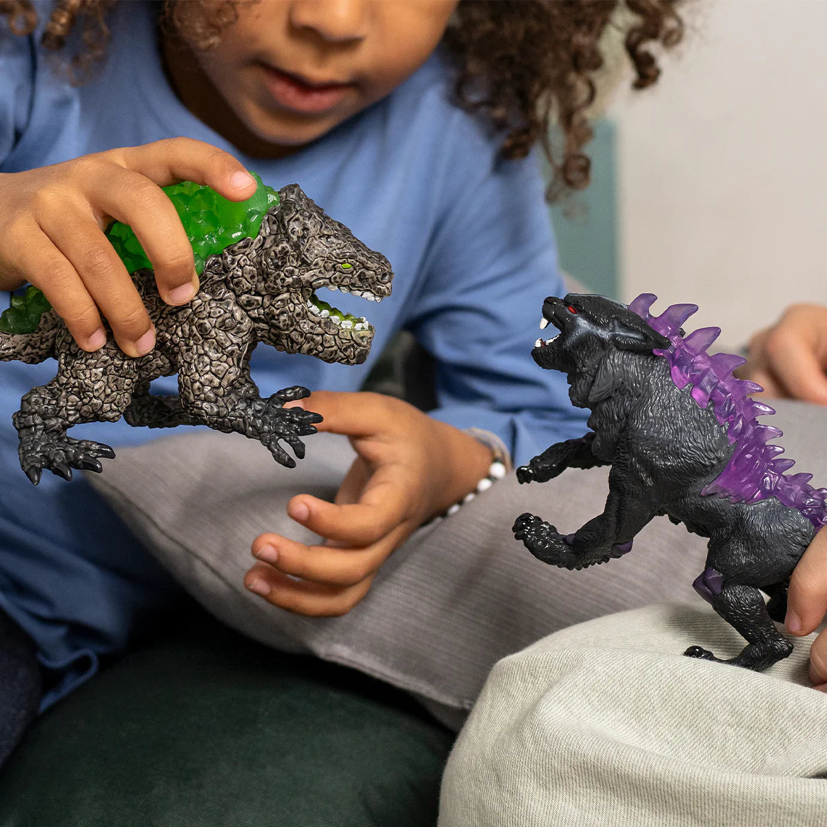 Schleich Shadow Lynx vs. Rock Crusher