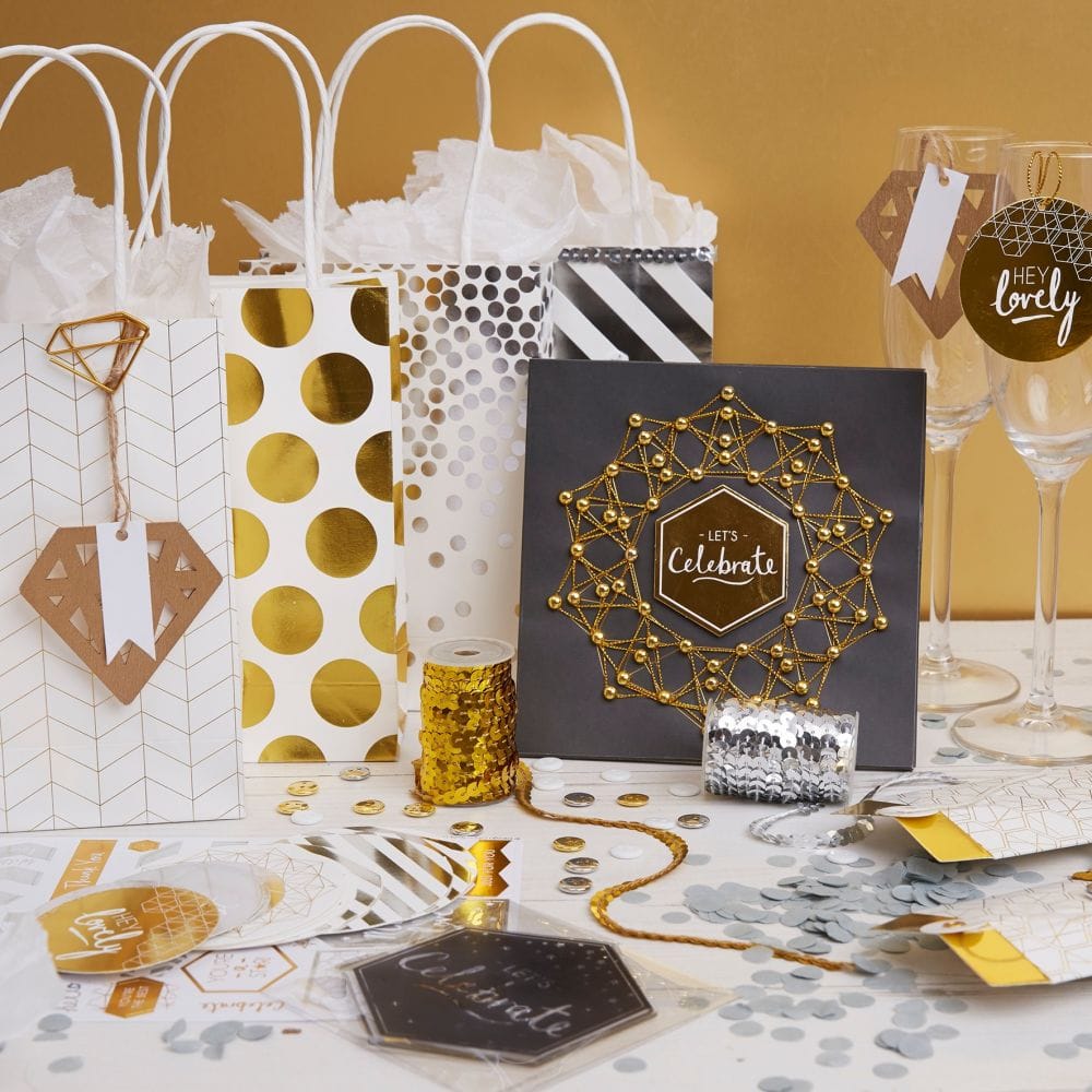 Bee And Bumble Glam Celebration Craft Kit