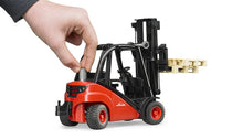 Bruder Linde H30D Fork Lift w/pallet