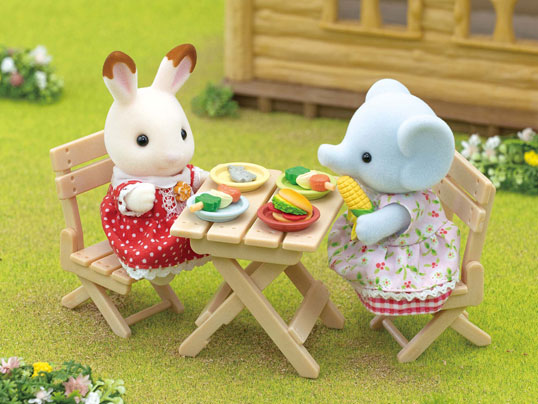 Sylvanian Families BBQ Picnic Set -Elephant Girl-