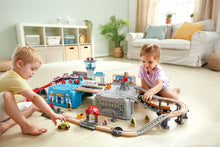 Hape Mega Metropolis Train Bucket Set (80 pieces)