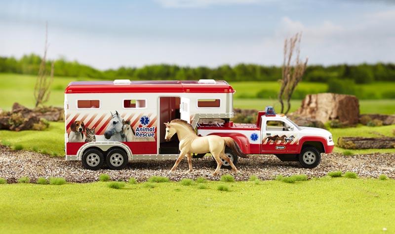 Breyer Lights & Siren Animal Rescue Truck & Trailer