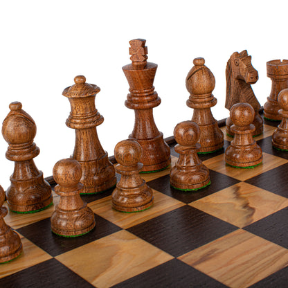 Manopoulos Wooden Chess Set in Wooden Cheeseboard Case