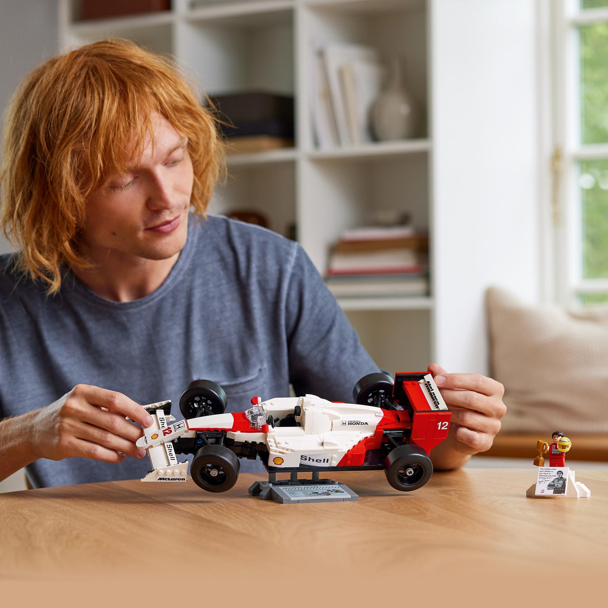 Lego Icons 10330 McLaren F1 MP4/4 with Senna Minifigure