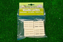 Kids Globe 1:32 Set Of 8 Wooden Pallets