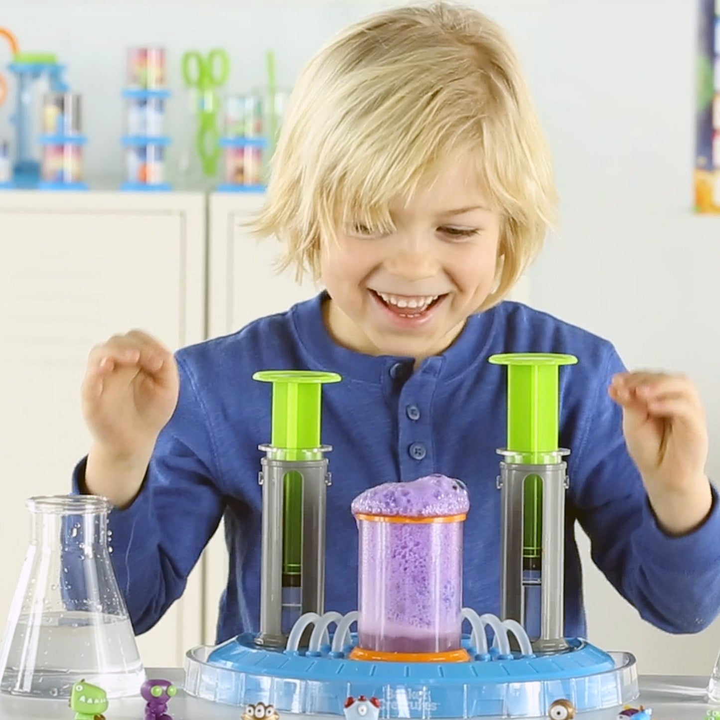 Learning Resources Beaker Creatures® Liquid Reactor Super Lab